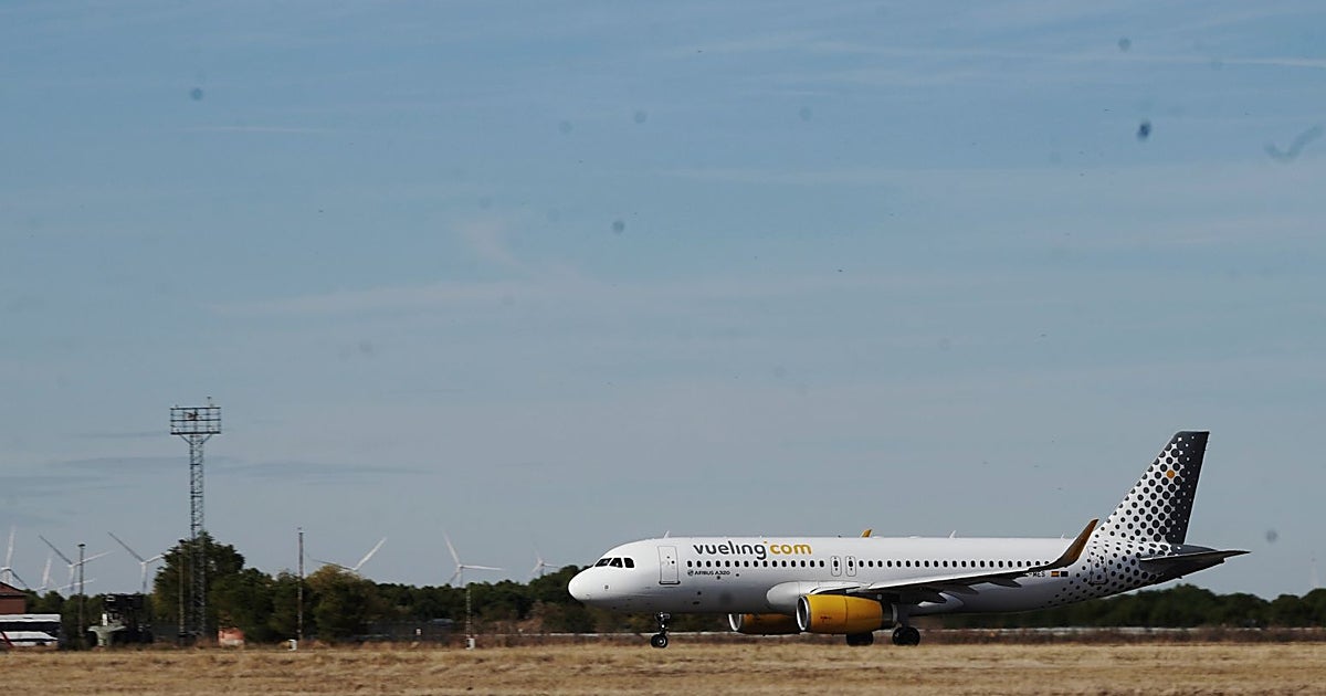 Los aeropuertos de Castilla y León abren la temporada con vuelos a siete destinos de sol y playa