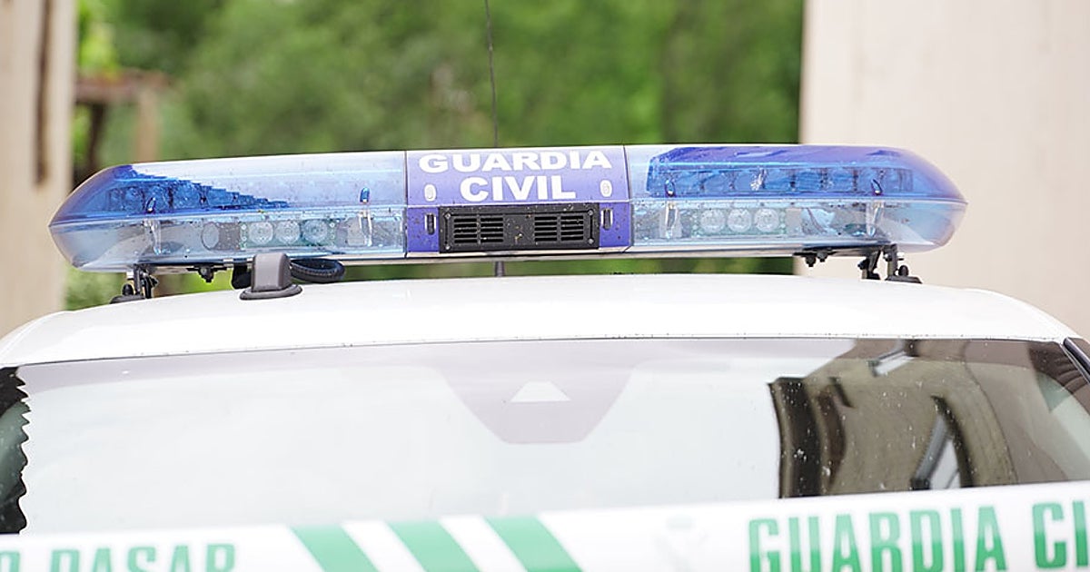 Muere un hombre  tras colisionar su vehículo en una rotonda de Estepona