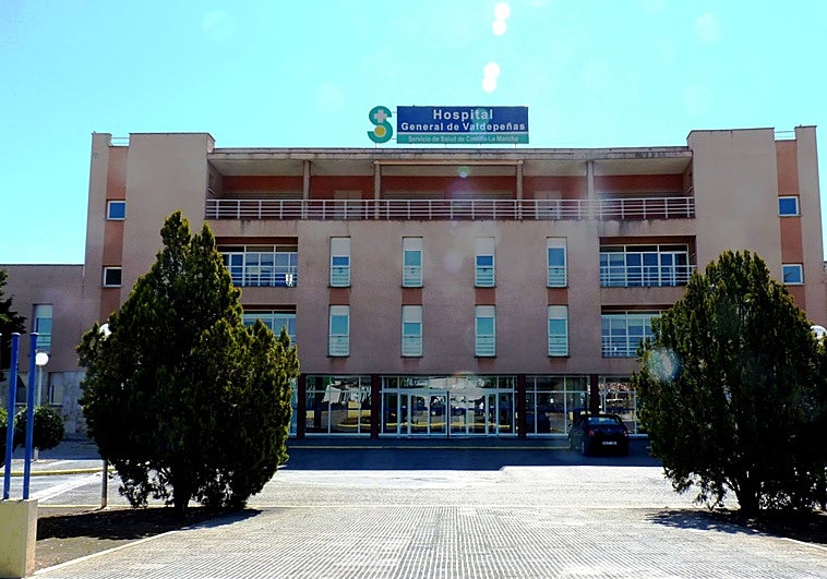Los cuatro heridos en el accidente han sido trasladados al hospital general de Valdepeñas.