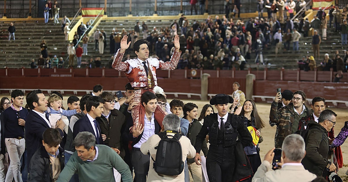 Álvaro Lorenzo se recrea en la bravura de 'El Juli'