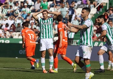 Un Córdoba CF sin rumbo afronta diez jornadas clave para salvar la temporada