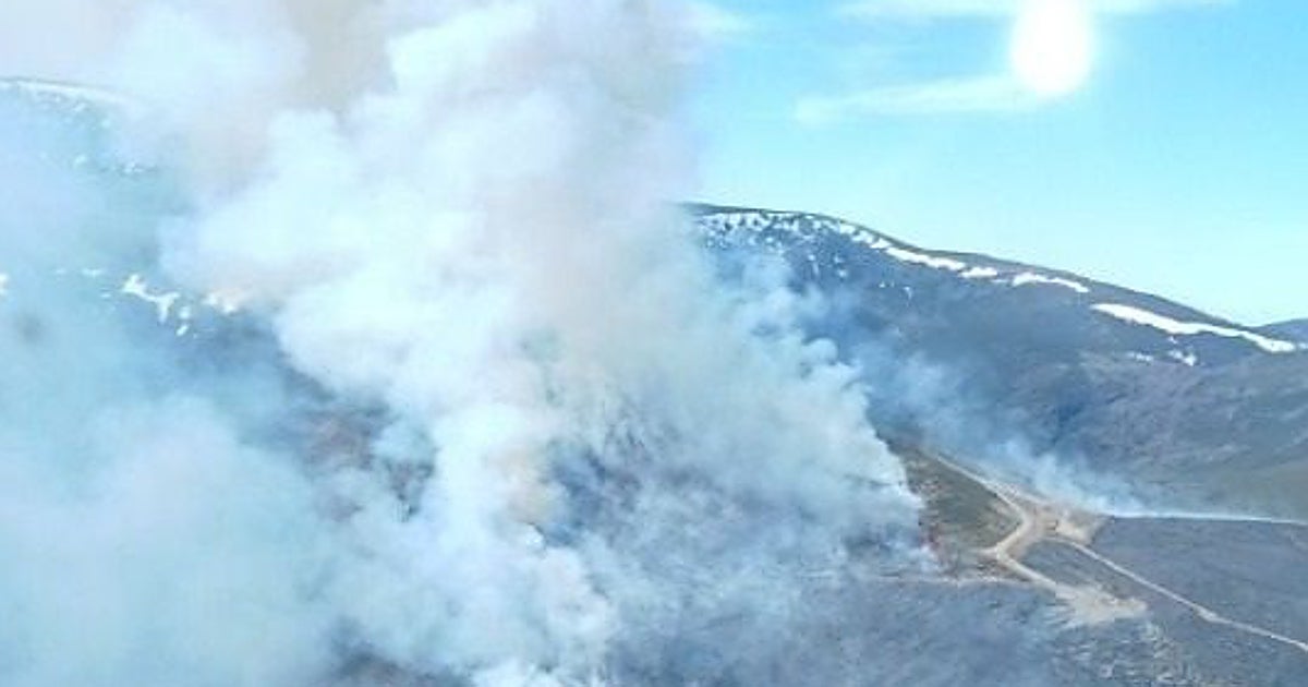Baja a gravedad de 'nivel' cero el incendio forestal en Lomba (León)