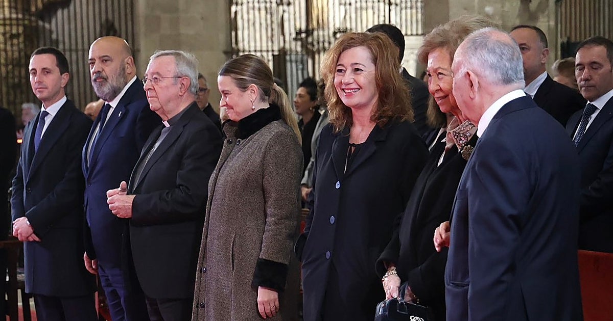 La reina Sofía asiste al concierto solidario  de Proyecto Hombre en la Catedral de Palma