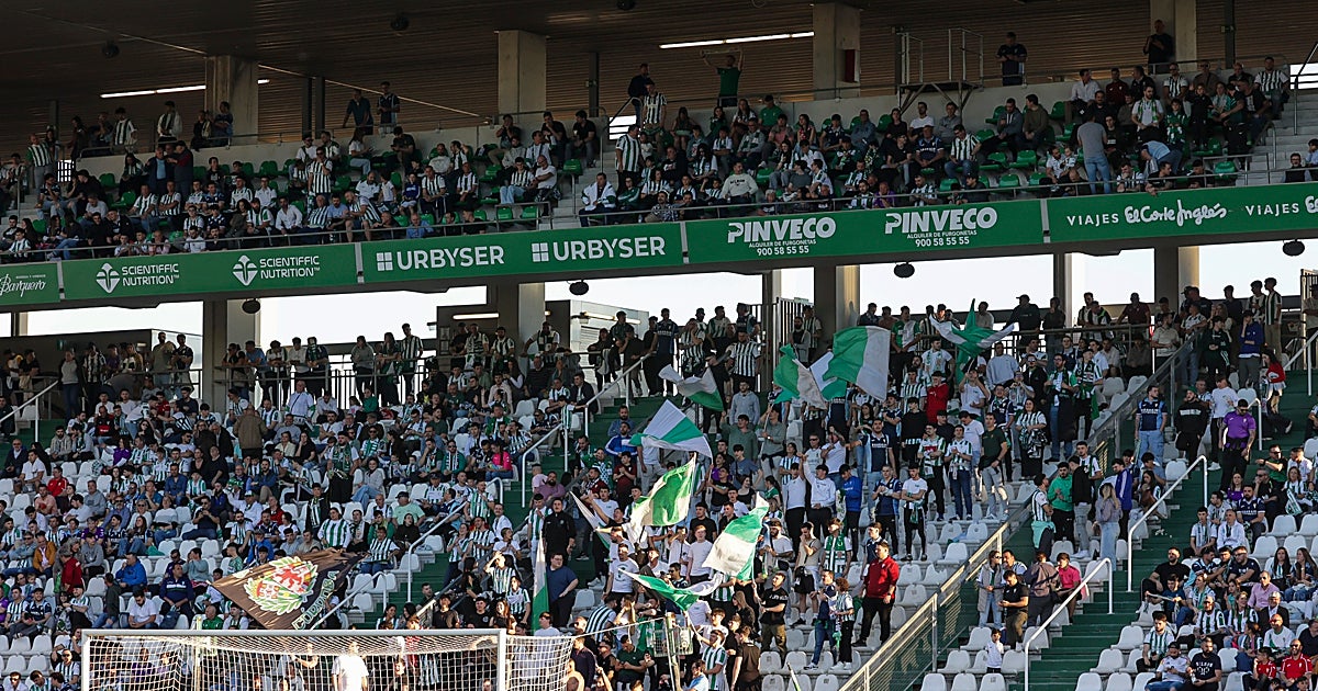 La asistencia en El Arcángel cae en picado ante la crisis que atraviesa el Córdoba CF