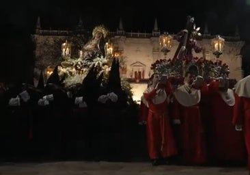 Multitud de encuentro entre una madre y su hijo en Valladolid