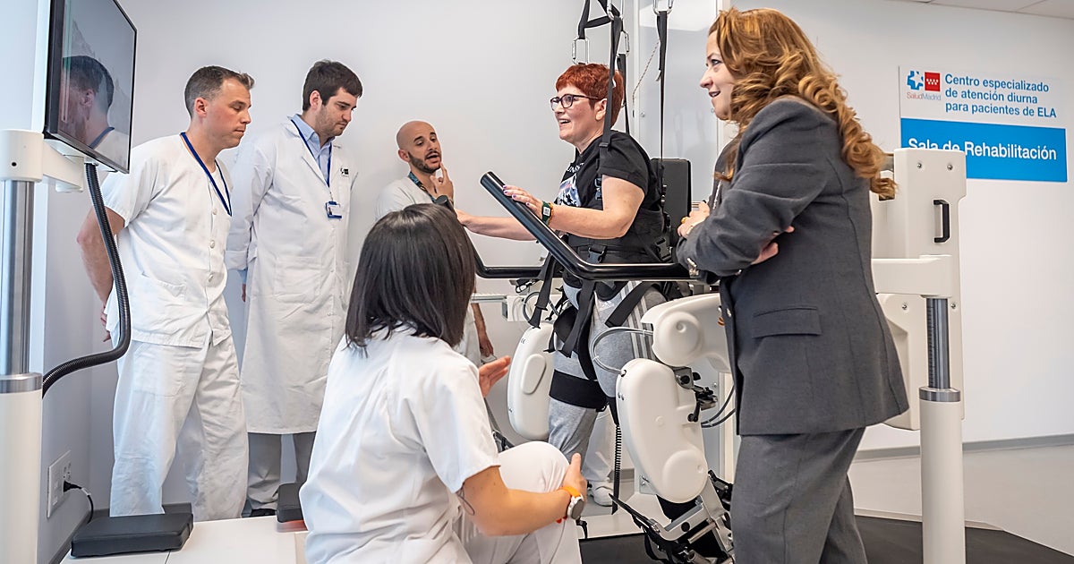 El Zendal estrena un exoesqueleto robótico para mejorar la vida de pacientes con ELA