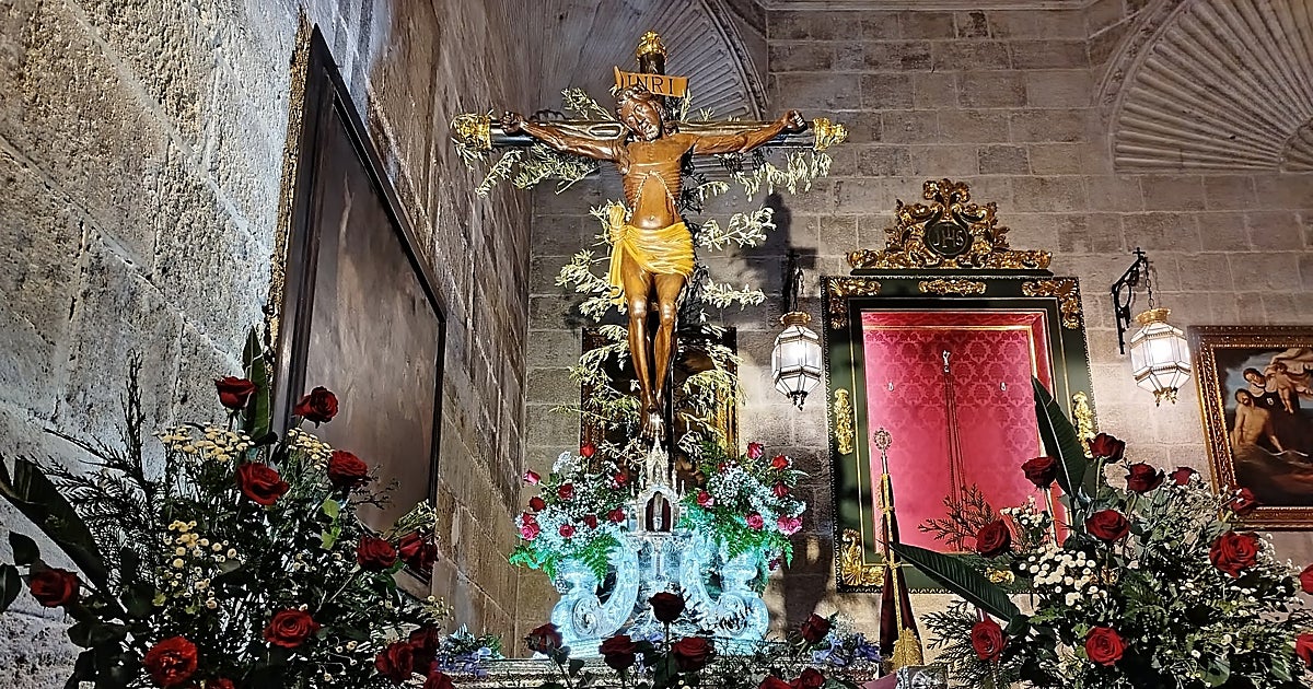 El despertar más antiguo de Almería: por qué el Cristo de la Escucha es la cita ineludible de la madrugada del Viernes Santo