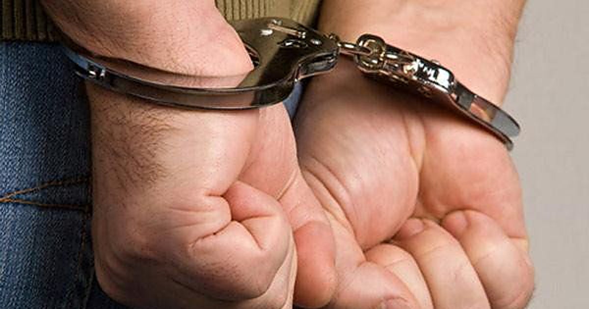 Detenido un joven por acuchillar a otro por la espalda en la Plaza Mayor de Salamanca