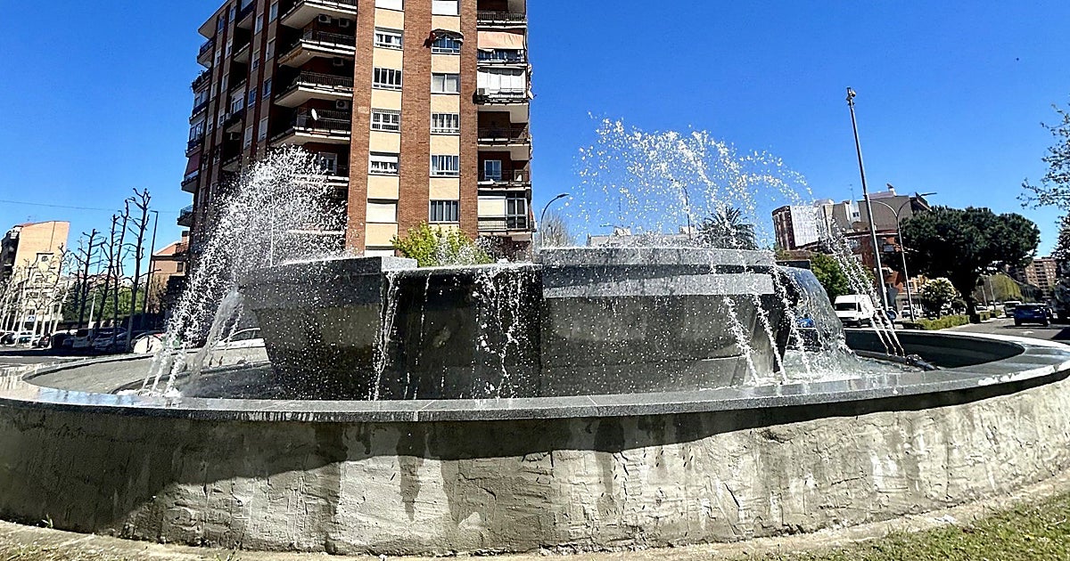 Después de 15 años vuelve a funcionar la fuente de la plaza de España de Talavera de la Reina