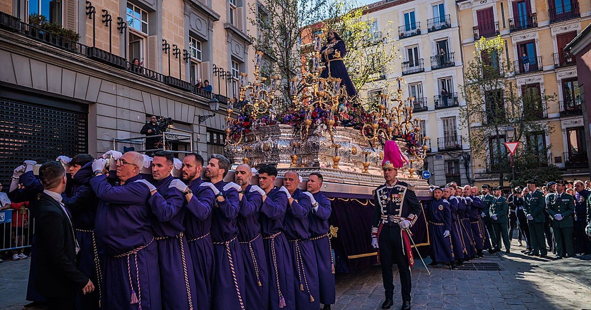 Jueves Santo entre el Pobre, el Poderoso y la Macarena