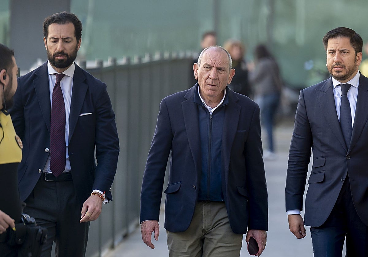 Interior no puede retirar las medallas del ex-DAO y su mano derecha