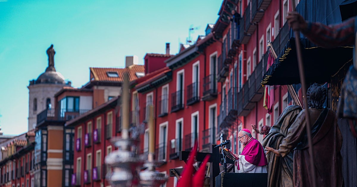 El arzobispo de Oviedo clama contra la «irresponsabilidad de los mandamases que roban a mansalva»
