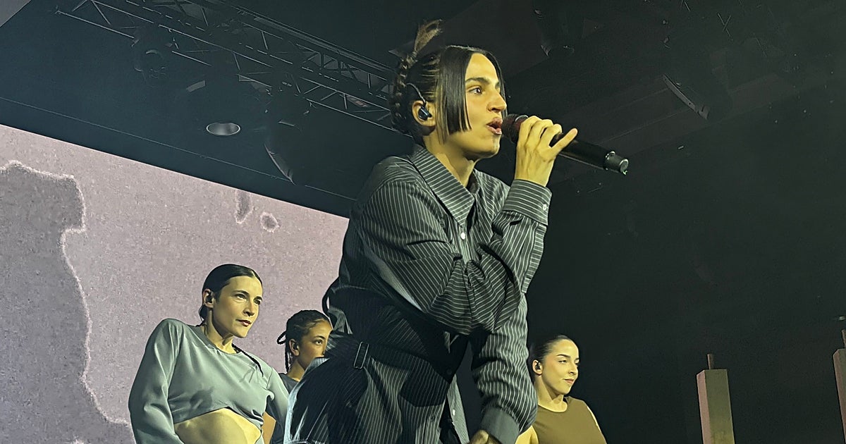 Maria Arnal une sus grandes éxitos con los temas de su nuevo disco en el Roig Arena