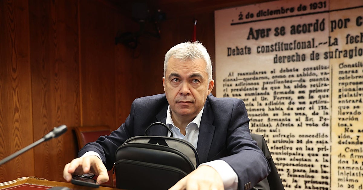 La mujer de Santos Cerdán envía su historial médico al Senado pero no aclara si acudirá