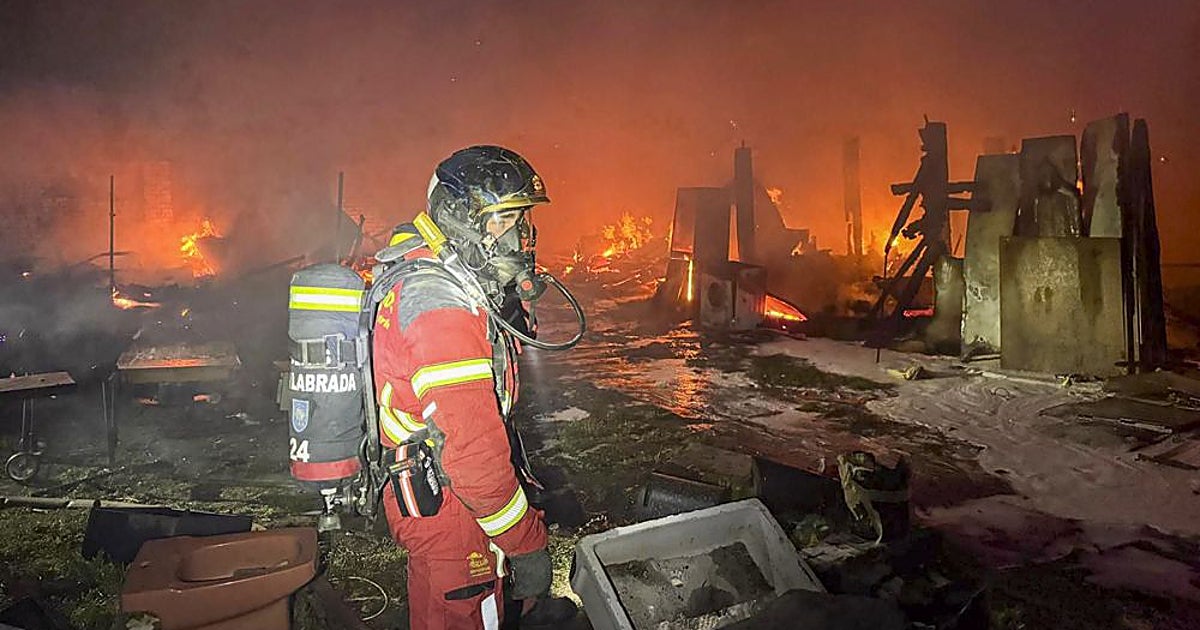 Tres vecinos pegan a su 'casero' y prenden fuego a todo el poblado de Fuenlabrada en el que vivían