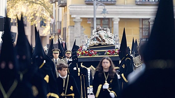 Sábado Santo de devoción en las calles y música para la Soledad y Jesús Nazareno