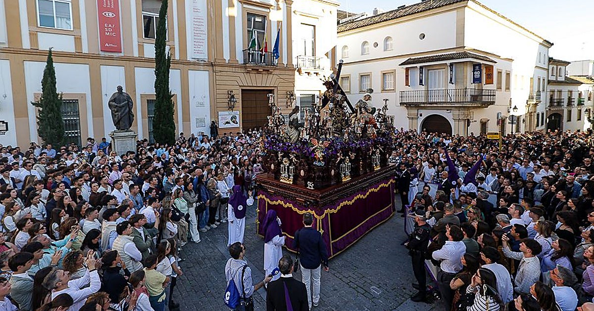 La Semana Santa de Córdoba se embellece con oro, pero deja flecos en horarios y recorridos