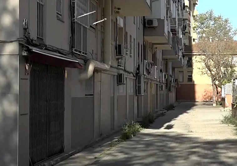 Las inmediaciones del lugar donde han ocurrido los hechos.