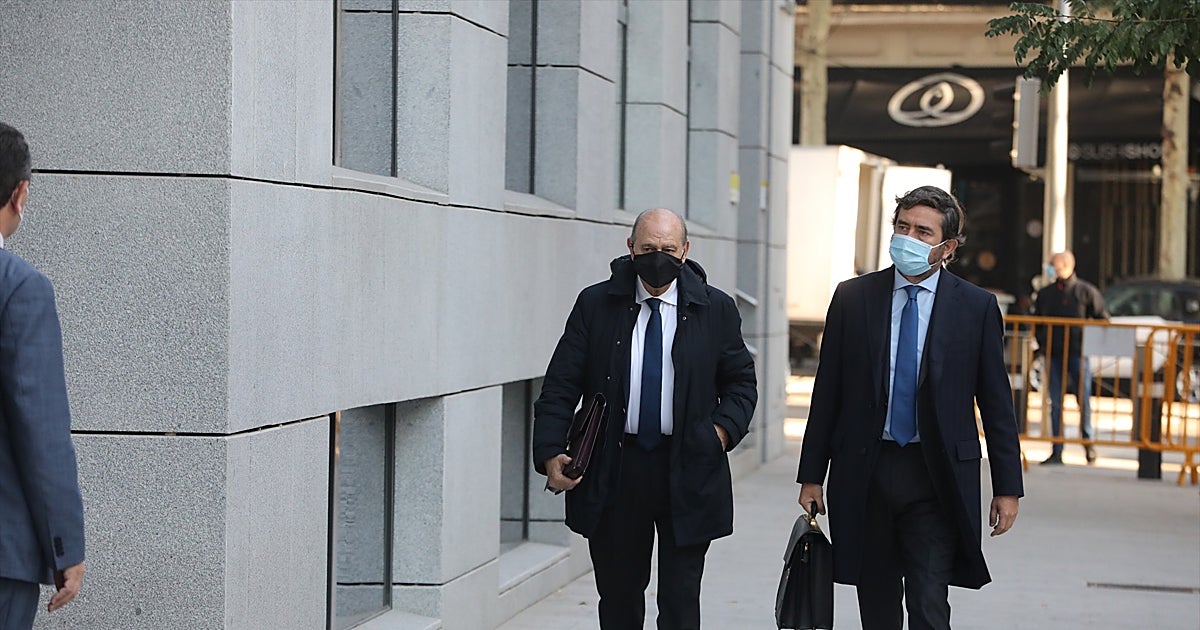 La operación para salvar a Rajoy de Bárcenas llega a juicio 13 años después