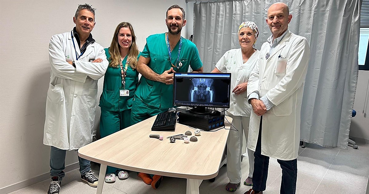 El hospital de Toledo realiza por primera vez una prótesis bilateral de cadera en una sola operación