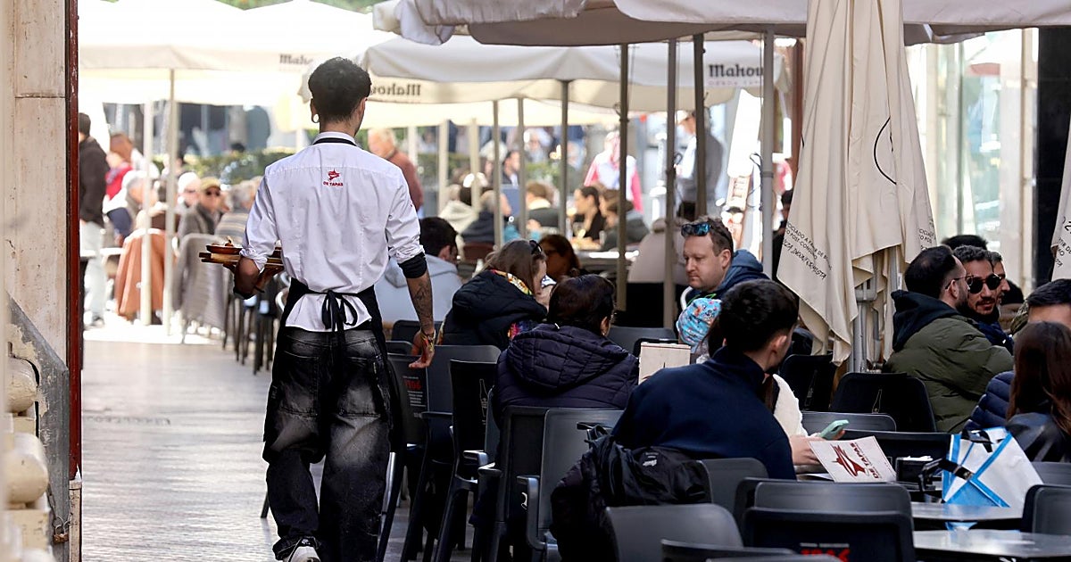 Andalucía vuelve a liderar la caída del desempleo en España