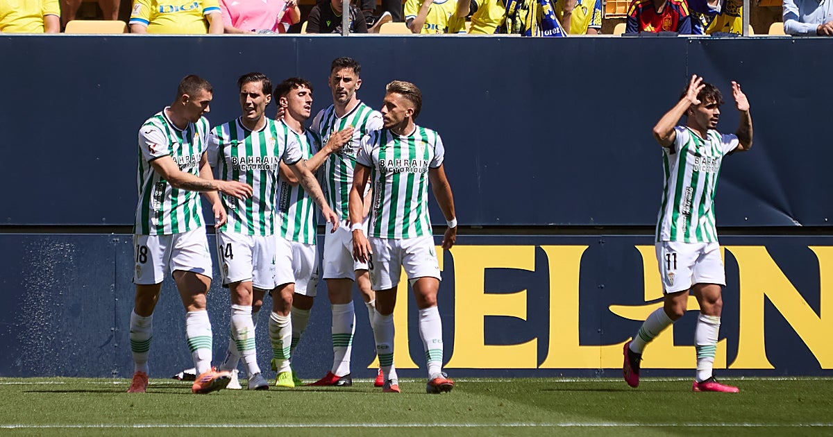 Iván Ania establece dos bloques el Córdoba CF: un once habitual con poco protagonismo al banquillo