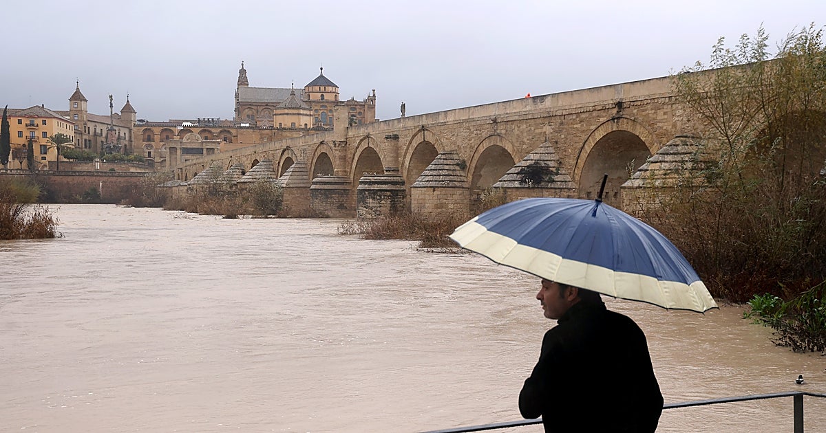 La lluvia regresa a Córdoba tras el oasis de sol en Semana Santa