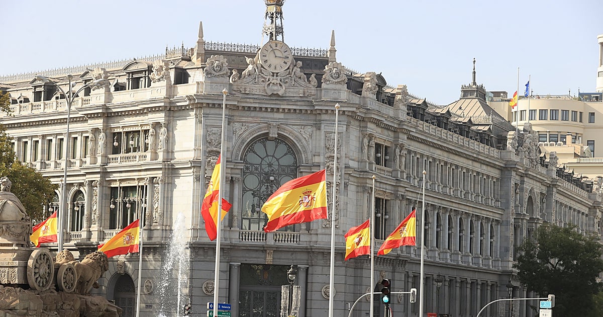 Relojes, pulseras, bolsos o iPhone de última generación: los regalos con dinero público a los funcionarios