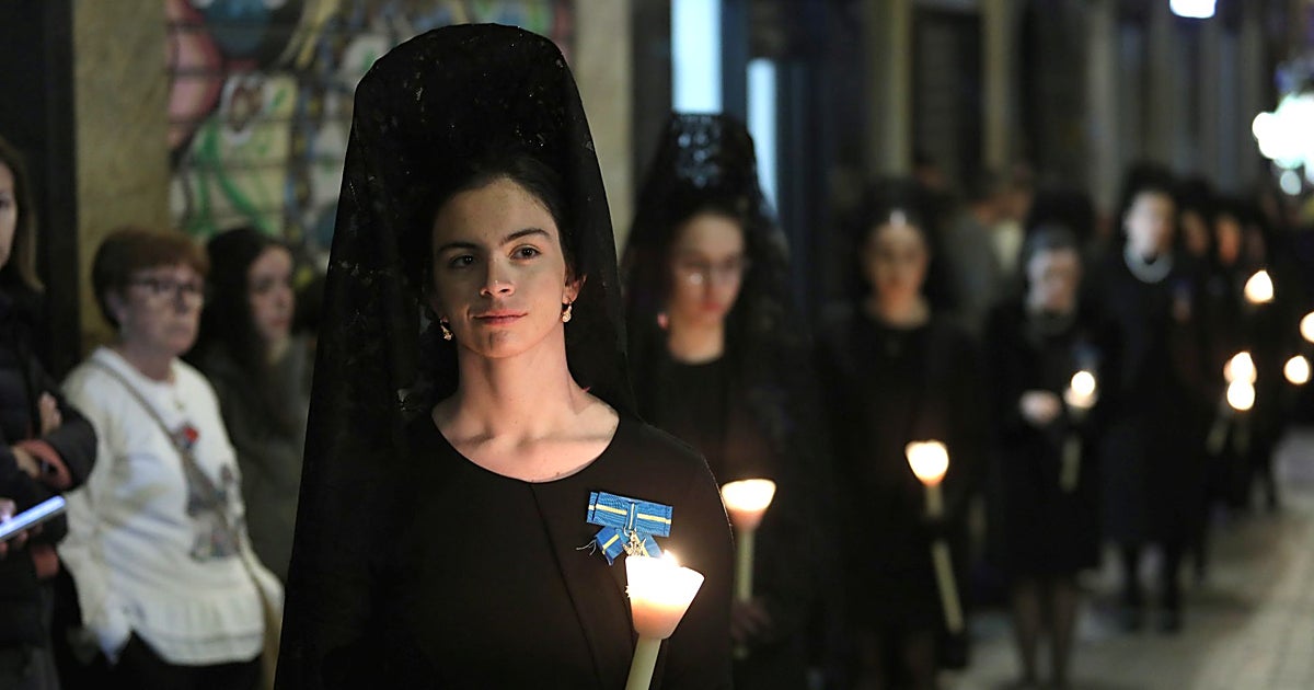 Un estudio independiente sitúa la participación en  los cortejos de Semana Santa en 2.370 personas