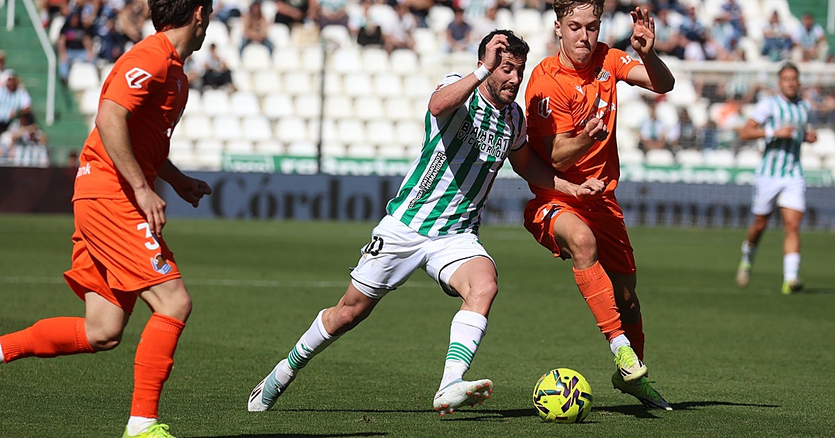 El Córdoba CF, en alerta por sanciones: dos bajas y cuatro jugadores al límite