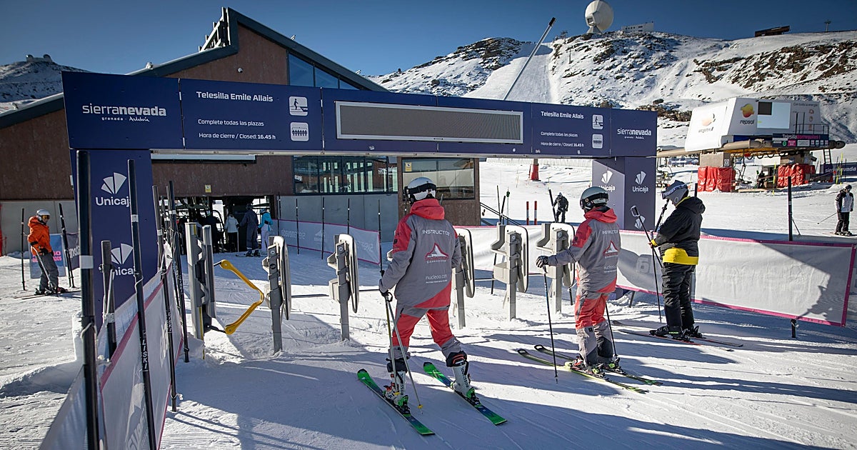 Sierra Nevada ha superado ya los 800.000 esquiadores y se asoma a su récord