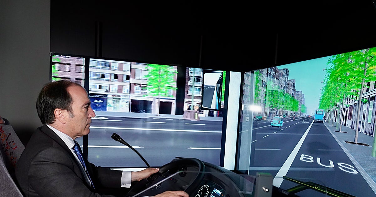 Así se forman los nuevos conductores de la EMT: Tráfico intenso, peatones imprevisibles y lluvia virtual