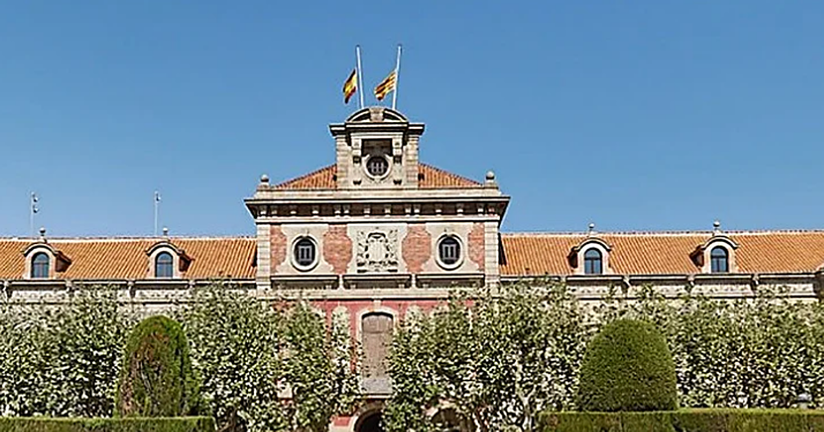 El Parlament de Cataluña recurre el fallo que le obliga a izar la bandera de España permanentemente