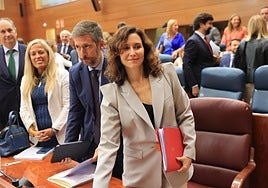 Ayuso exhibe su política fiscal: 37 bajadas de impuestos frente a las 141 subidas de Sánchez