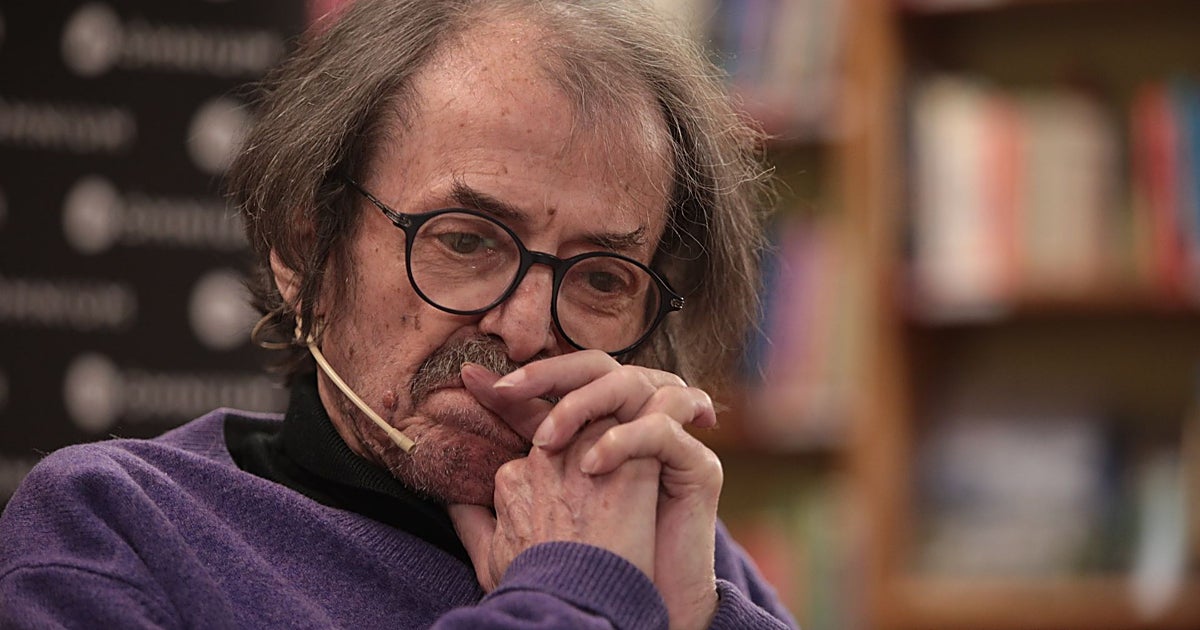 Multitudinario adiós al poeta y escritor Josep Piera en Gandía