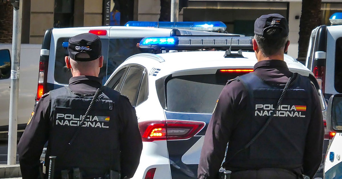 Crimen en Valencia: un cadáver en el suelo, tres familiares detenidos y dos hipótesis