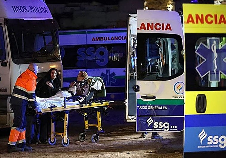 Las víctimas de Adamuz denuncian un colapso del 061 y el 112 que causó demoras en el auxilio