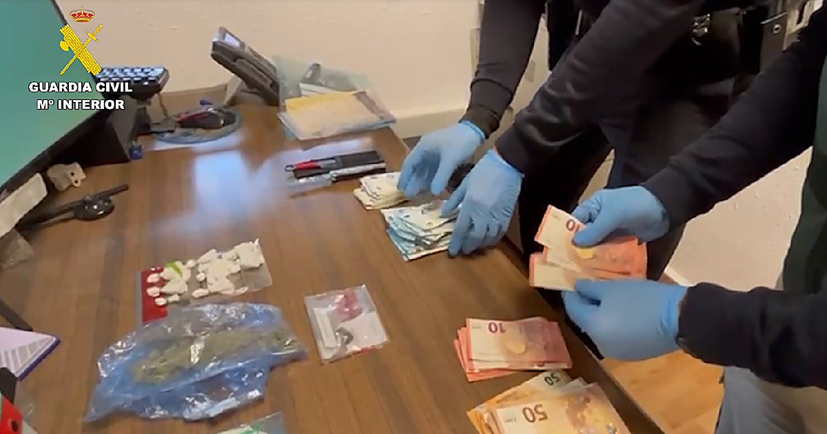 El dueño de un bar de Valencia acaba detenido por vender droga dentro del local