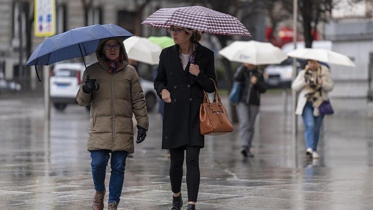 La Aemet avisa a Madrid de un giro bruco del tiempo en las próximas horas: lluvias y frío durante el fin de semana