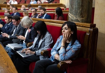El cordón sanitario del PSC contra Orriols se aprieta en el Parlament y se afloja en Ripoll