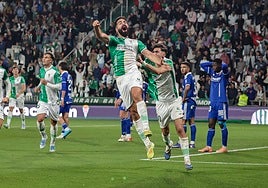 El Córdoba CF consolida su resurrección ante el Zaragoza y acaricia la permanencia (1-0)