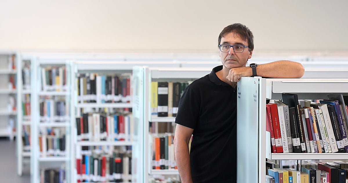 Pablo García Casado gana el Premio de la Crítica con su libro 'Cada uno es mucha gente'