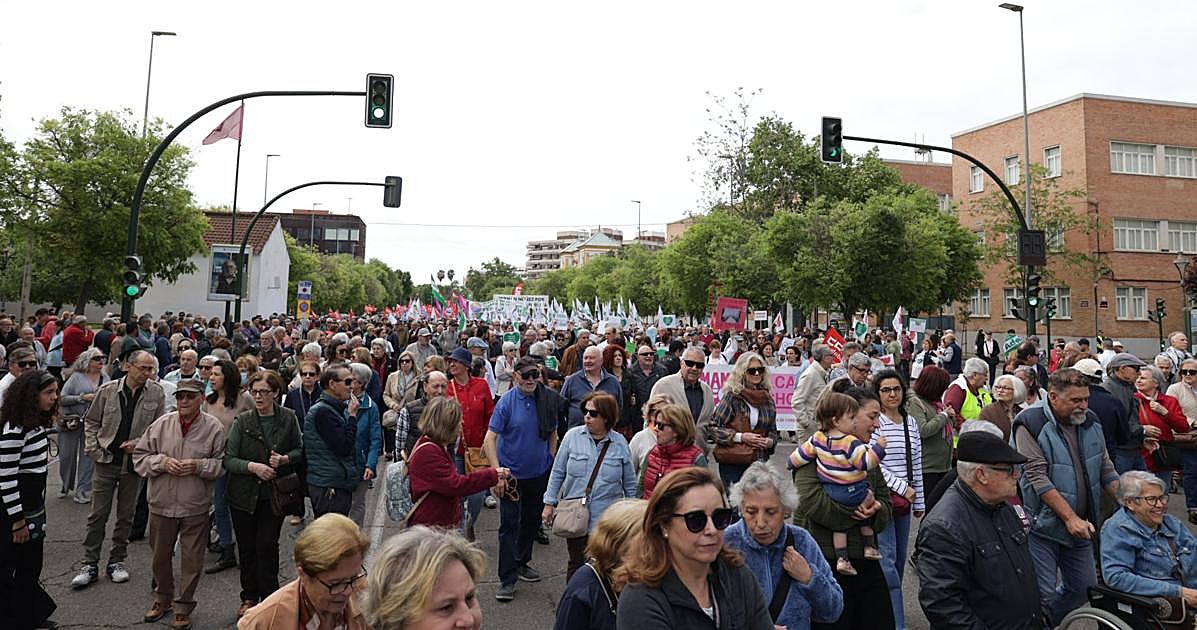 Más de 3.200 manifestantes de la Marea Blanca se alzan en Córdoba «contra el desmantelamiento de la sanidad pública»