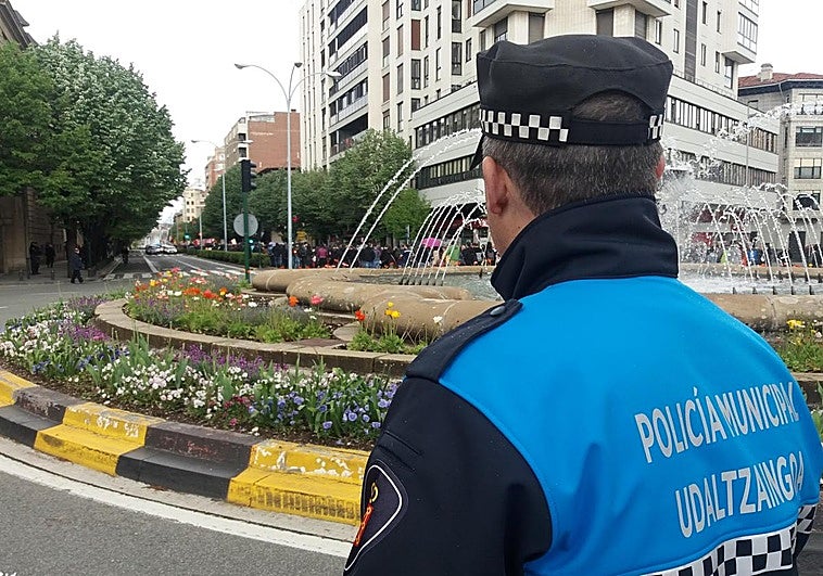 Detenido un hombre tras la muerte de una mujer que se precipitó de un edificio en Pamplona