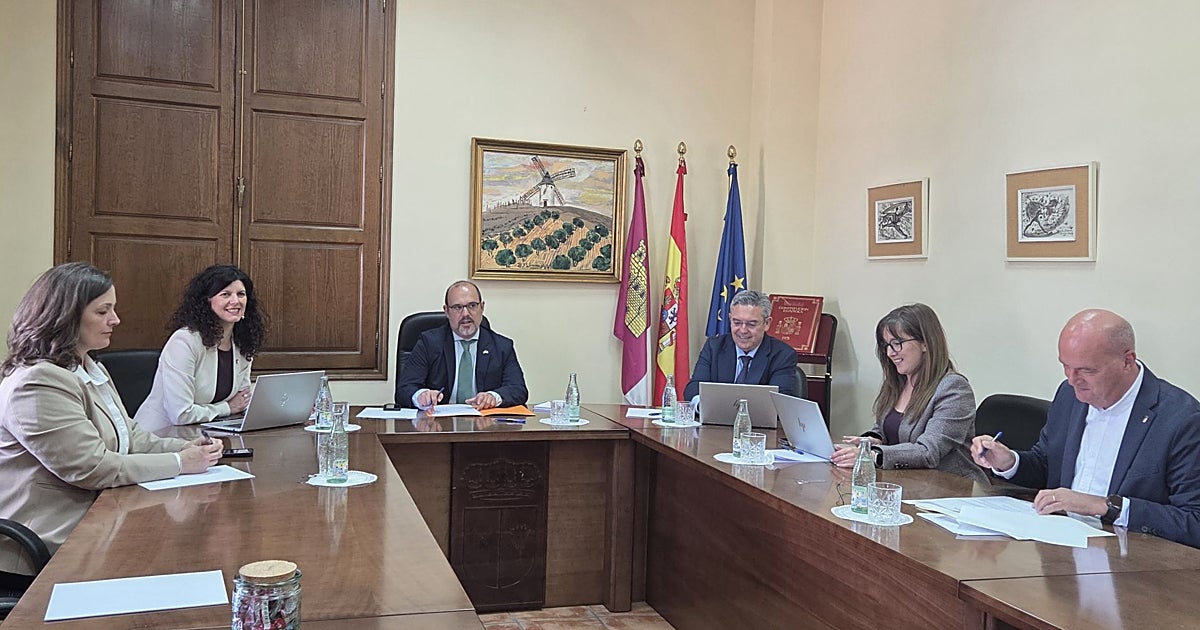 La Mesa de las Cortes plantea celebrar los 50 años de la llegada de la democracia a España