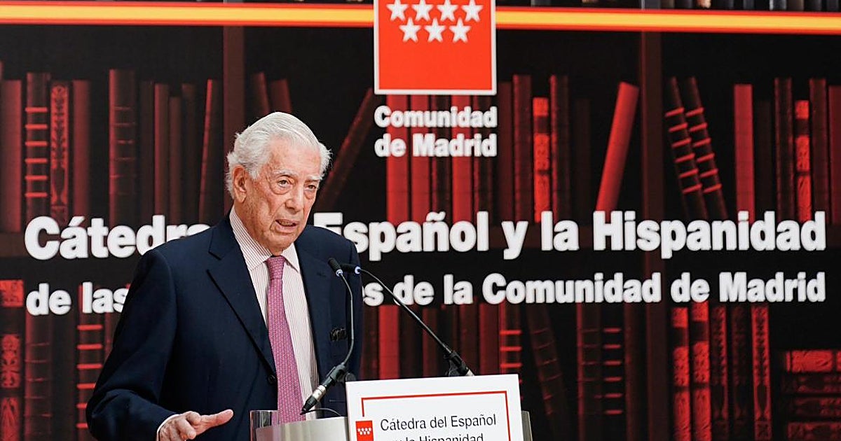 Ayuso entrega la Medalla Internacional de las Artes de Madrid a título póstumo a Mario Vargas Llosa