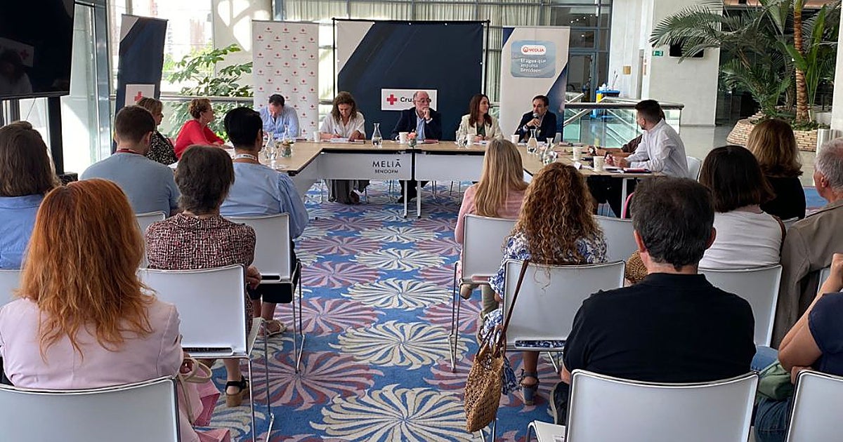 Veolia mantiene su apuesta social en Benidorm y anuncia un nuevo foro con Cruz Roja