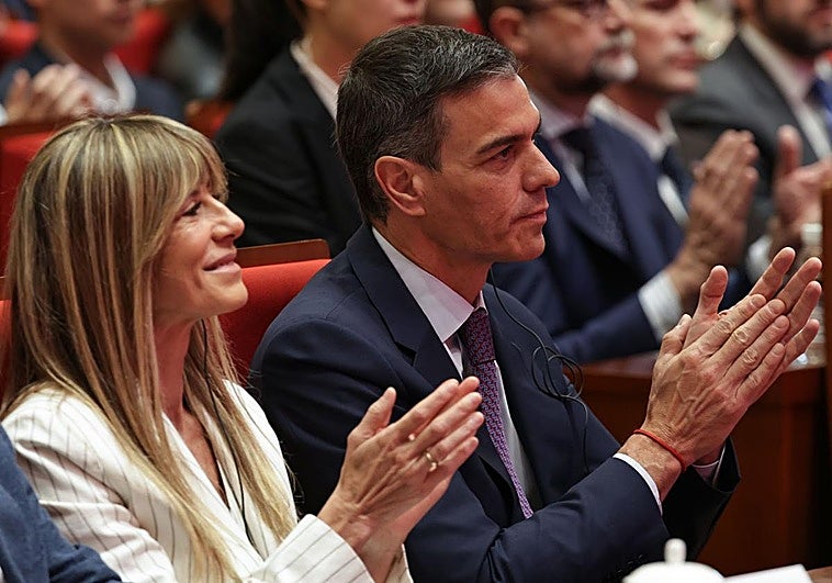 Sánchez defiende a su esposa tras su procesamiento: «El tiempo pone a todos en su sitio»