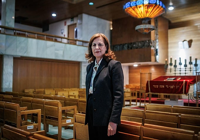 Estrella Bengio, presidenta de la Comunidad Judía de Madrid, en la sinagoga Bet Yaakov.