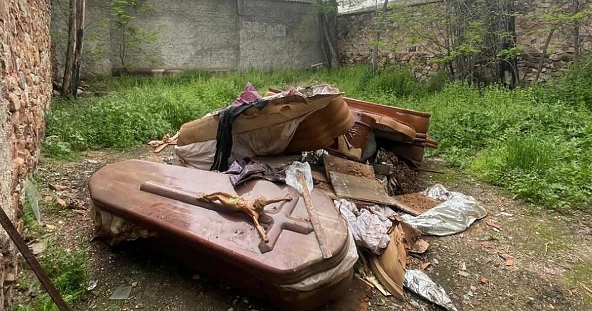 Féretros acumulados y abiertos: IU denuncia lo que sucede en el cementerio de Puertollano